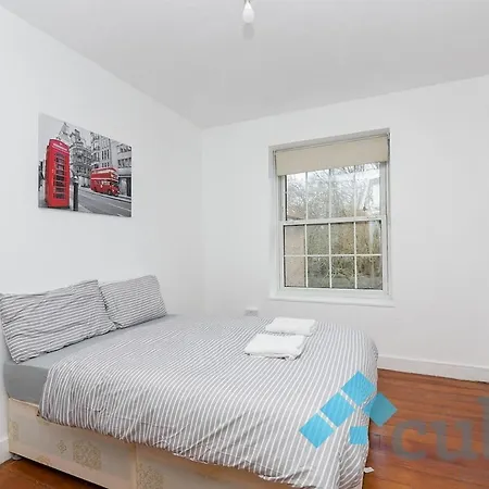 Zone 1 Apartment, 3 Bedrooms *