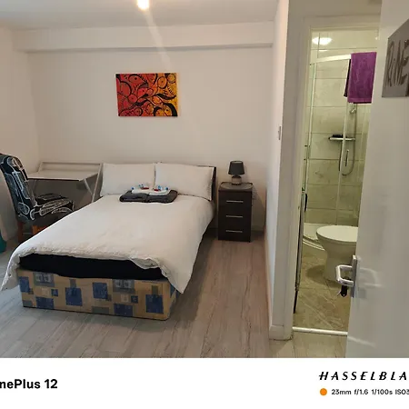 Luxury 5-Room House - Your Perfect Getaway Awaits Séjour chez l'habitant *