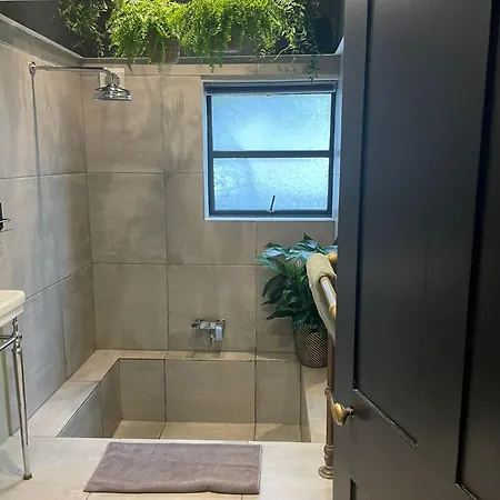 New! Luxury 1 Bed Garden Camden Town * London