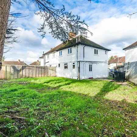 3 Bdr House In Kingston Upon Thames, London Waterloo In 30 Mins * Kingston upon Thames (Greater London)