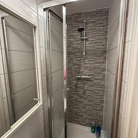 Apartment New 1 Bed Flat In