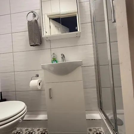 Apartment New 1 Bed Flat In *