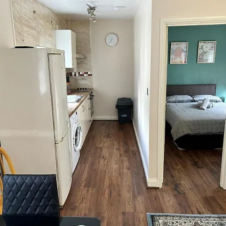 New 1 Bed Flat In Apartment London