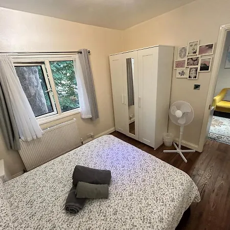 Apartment New 1 Bed Flat In London