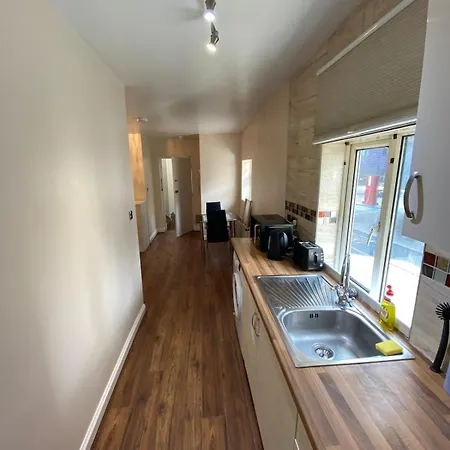 Apartment New 1 Bed Flat In *