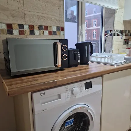 New 1 Bed Flat In Apartment London