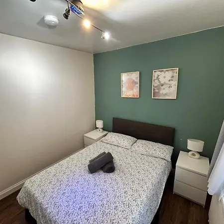 New 1 Bed Flat In * London