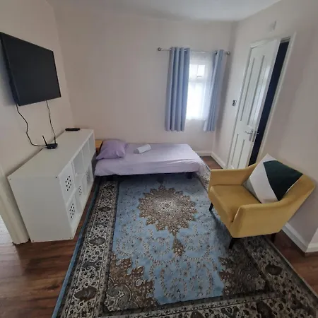 New 1 Bed Flat In Apartment