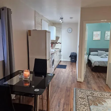 Apartment New 1 Bed Flat In