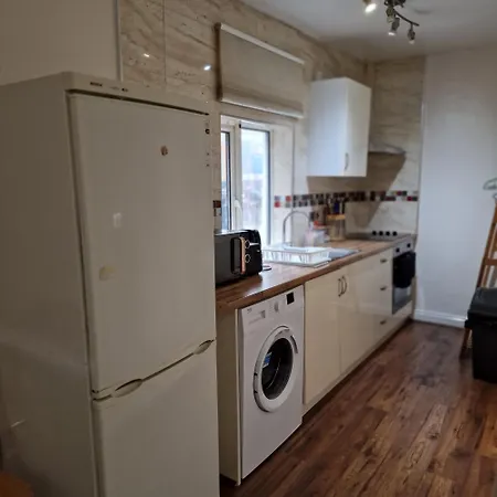 New 1 Bed Flat In Apartment London