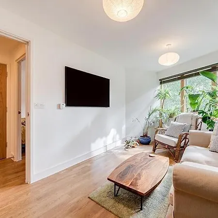 Cozy Bright By Canonbury And Newington N1 Apartment
