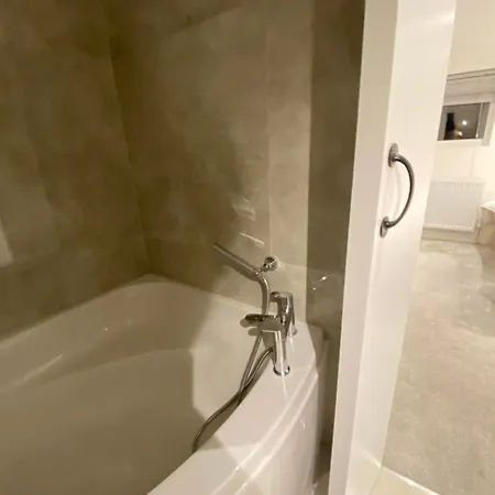 Twin Budget Flat * Edgware