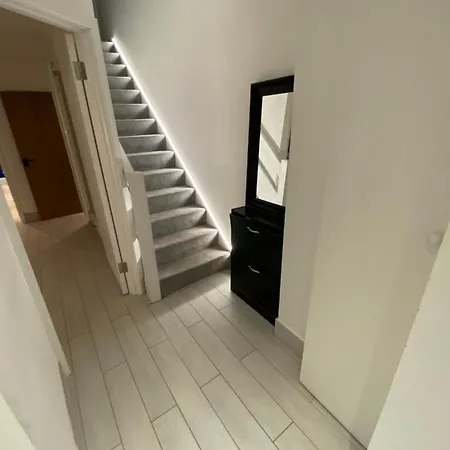 Apartment Twin Budget Flat Edgware