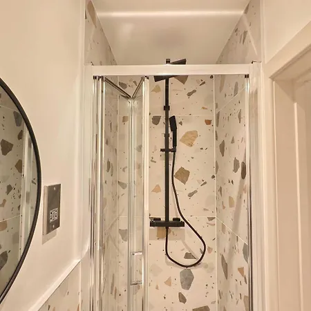 Guest house Morden Stratford 1 With Shared Bathroom