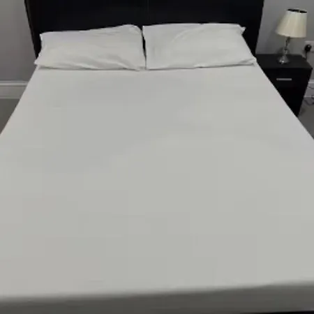 Apartment-sleeps3-parking-internet *