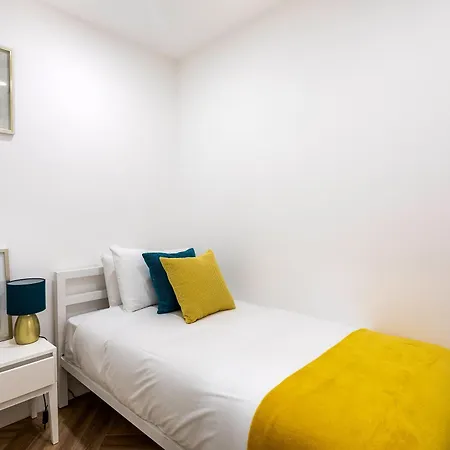 Majestic Lux 5bed 2bath Free Parking Garden *