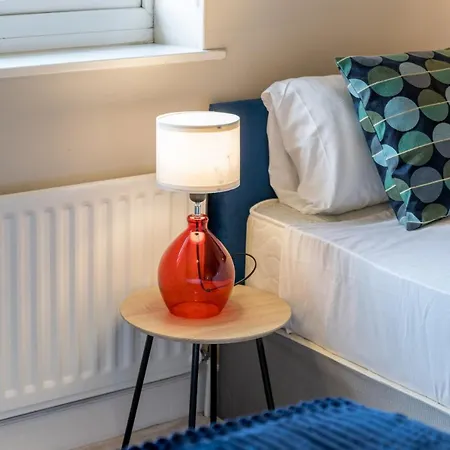 Lavish Lux 3bed 2bath Garden Sunroom Parking Villa London