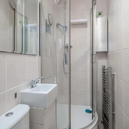 Lavish Lux 3bed 2bath Garden Sunroom Parking Villa
