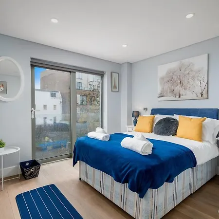 Prestige Lux 3bed 2bath Juliet Balcony On River Notting Hill