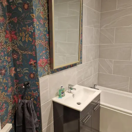 The Bean 1- 6 Sleeper Apartment *