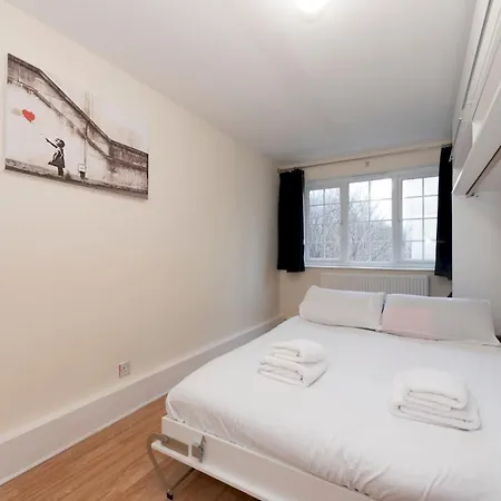 Pass The Keys Spacious 3-bed Woolwich O2 Crossrail *