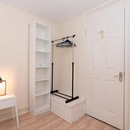 Pass The Keys Spacious 3-bed Woolwich O2 Crossrail Holiday home