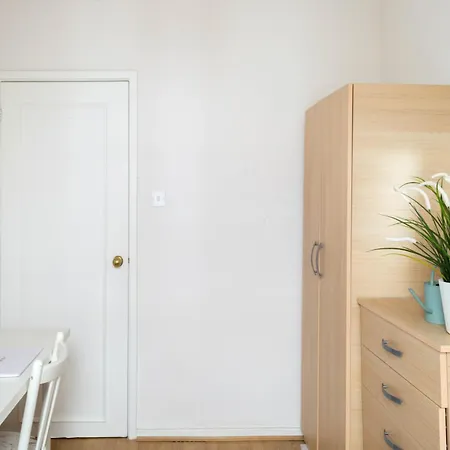 Central London Rooms Homestay