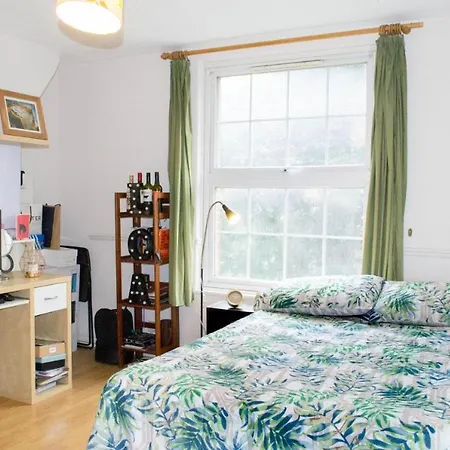 Central London Rooms * London