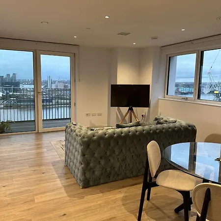 Harbor View Haven * London