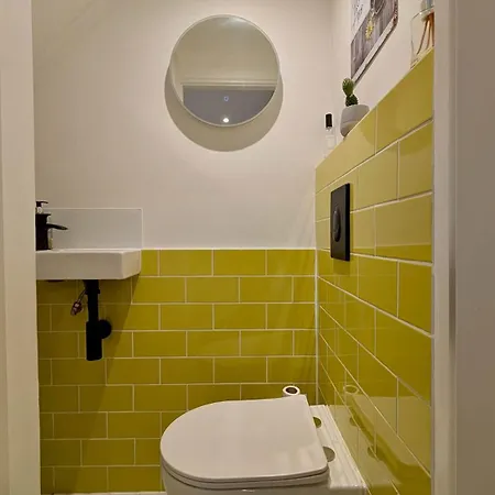 Holiday home Luxury House With Parking In London *