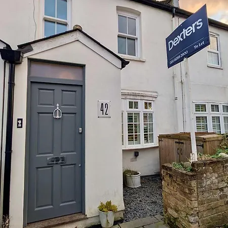 Holiday home Luxury House With Parking In London