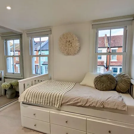 Holiday home Luxury House With Parking In London Teddington
