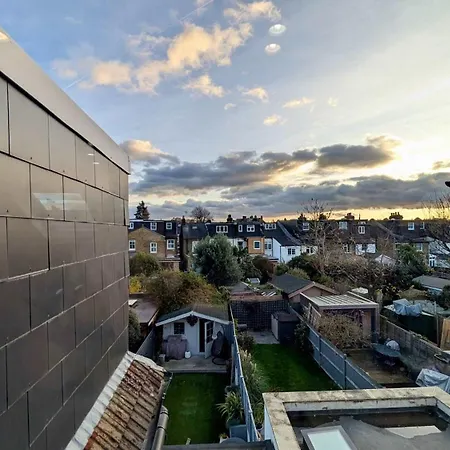 Luxury House With Parking In London Holiday home *