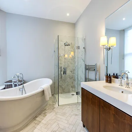 Buckingham & Lloyds Knightsbridge Aparthotel London