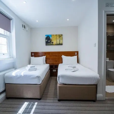 Chelsea Hotell 3*