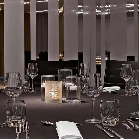 W Hotel 5*