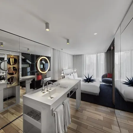 W Hotel 5*