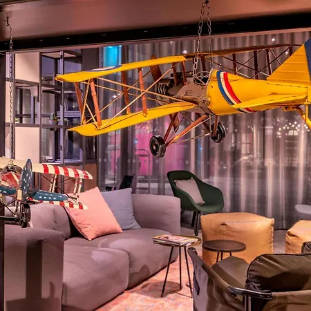 Hotel Moxy London Heathrow Airport Hounslow