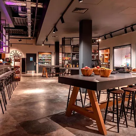 Moxy London Heathrow Airport