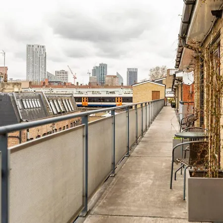 Homestay Spacious Bright W/private Br, View & Terrace. *