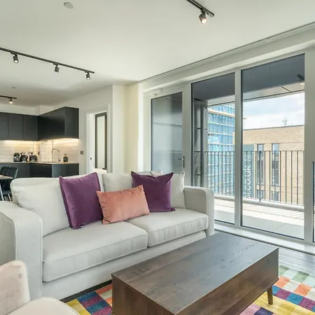 Apartment Mitre Warhol By Artsy London