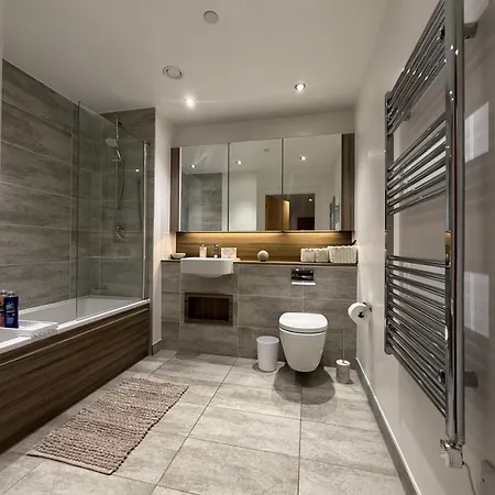 Stunning 2 Bed In Royal Wharf Next To Excel & Airport * London