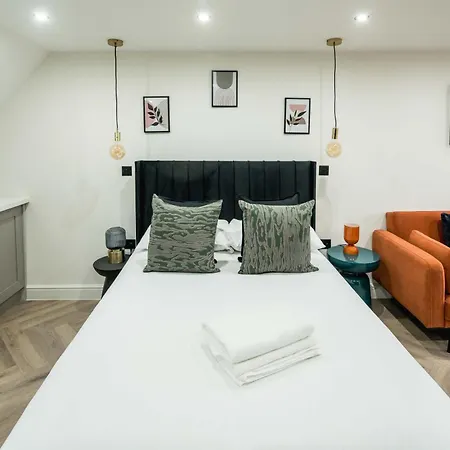 Central London Studio Apartment