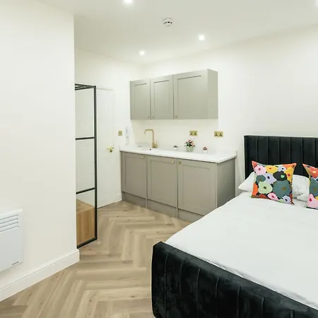 Central London Studio Apartment *
