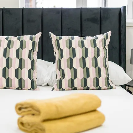 Central London Studio Apartment *