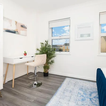 Millfield Park Serviced Hackney *