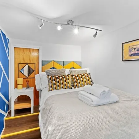 Bayswater Vibe Gem Next Hyde Park & Transport Apartment