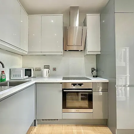 Large House In Chelsea Holiday home London