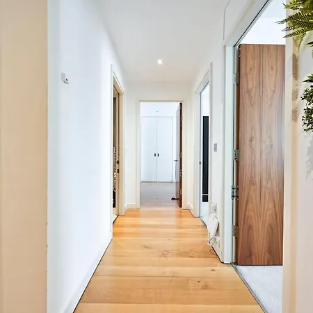 Apartment Luxury 3 Bed Next Victoria Station *