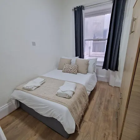 Comfortable Flat For 10 Near Paddington Apartment